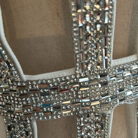 AKIRA WHITE VEST W/RHINESTONES NWT - Picture 4 of 11